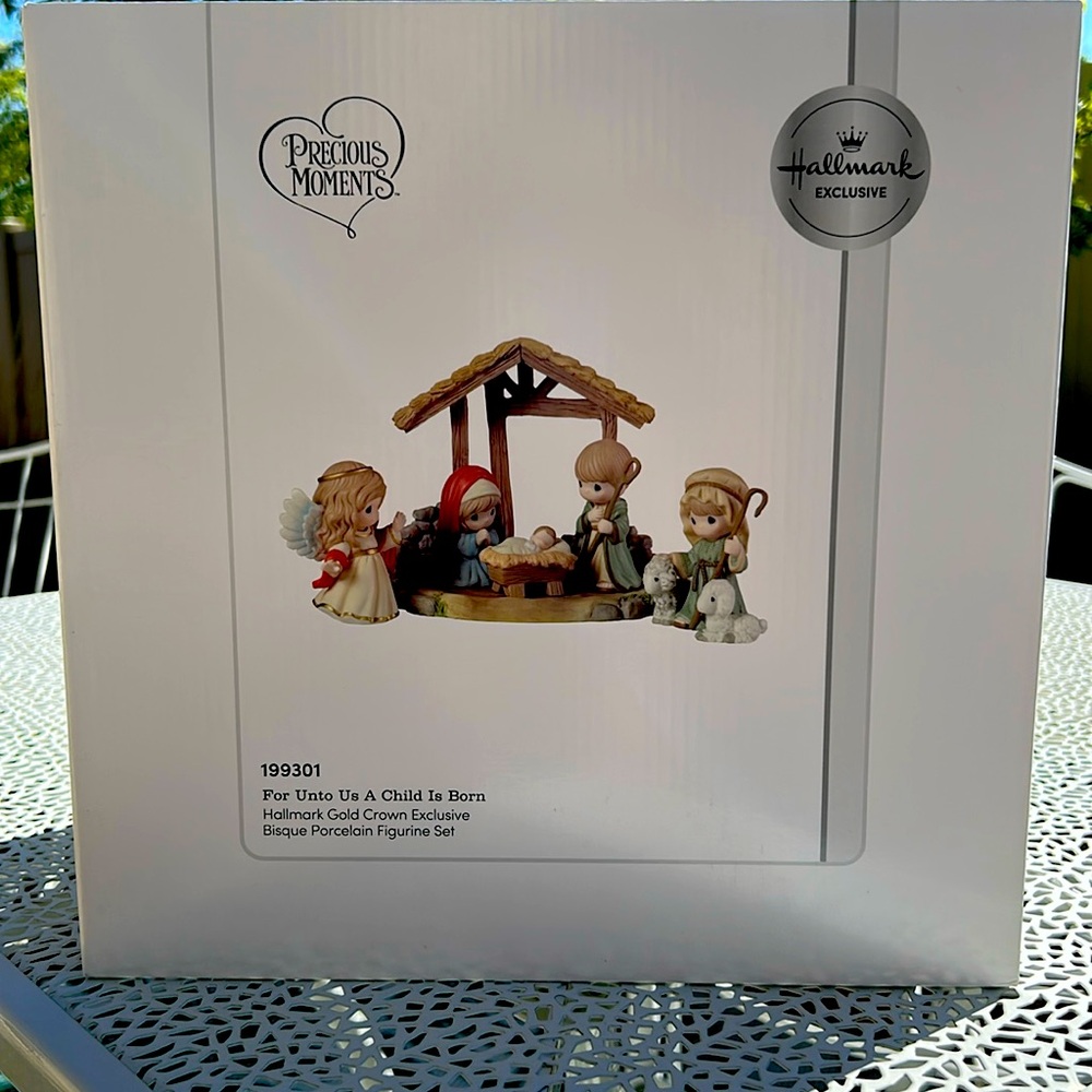 Precious Moments Nativity Set For Unto Us with stable